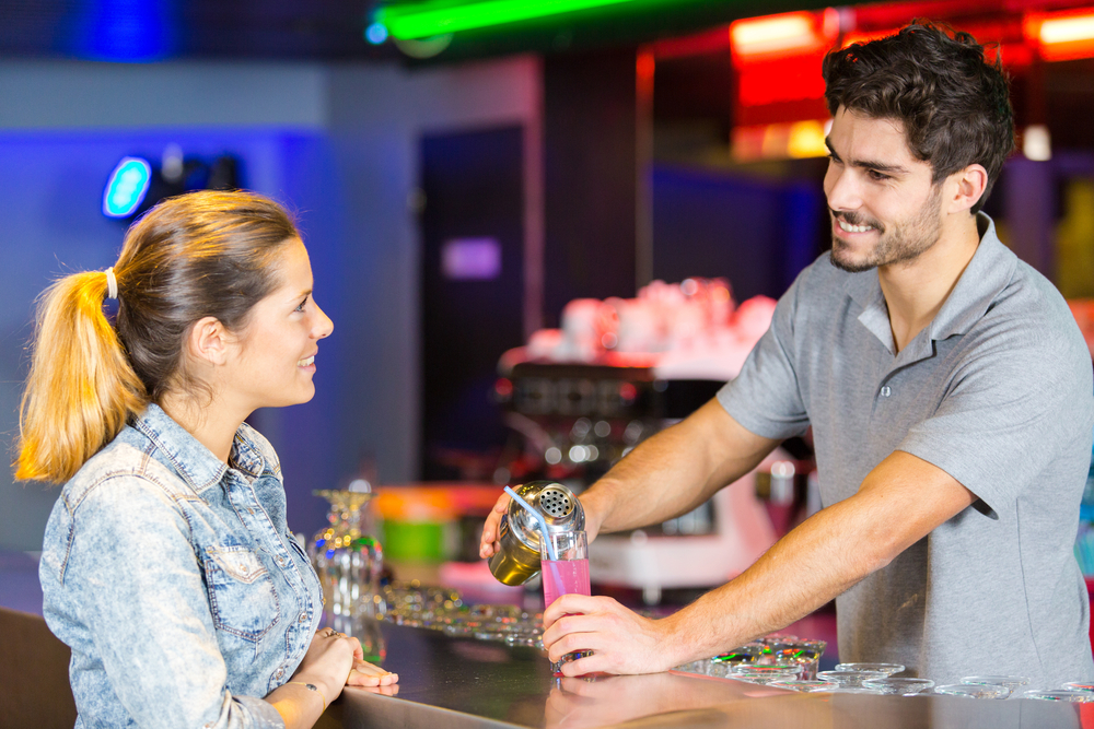 How Important Are The Reviews of Mobile Bar Hire Services? -