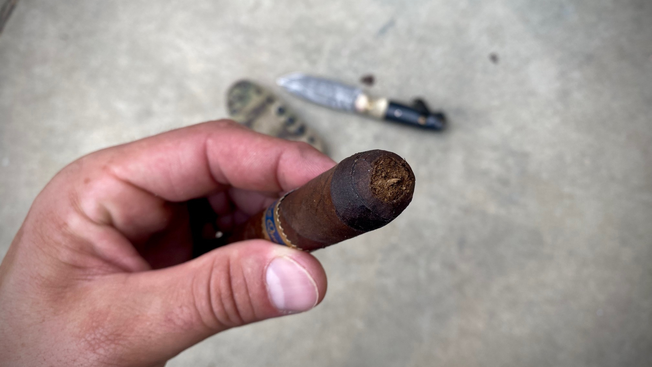 Best Ways To Cut A Cigar Without A Cutter