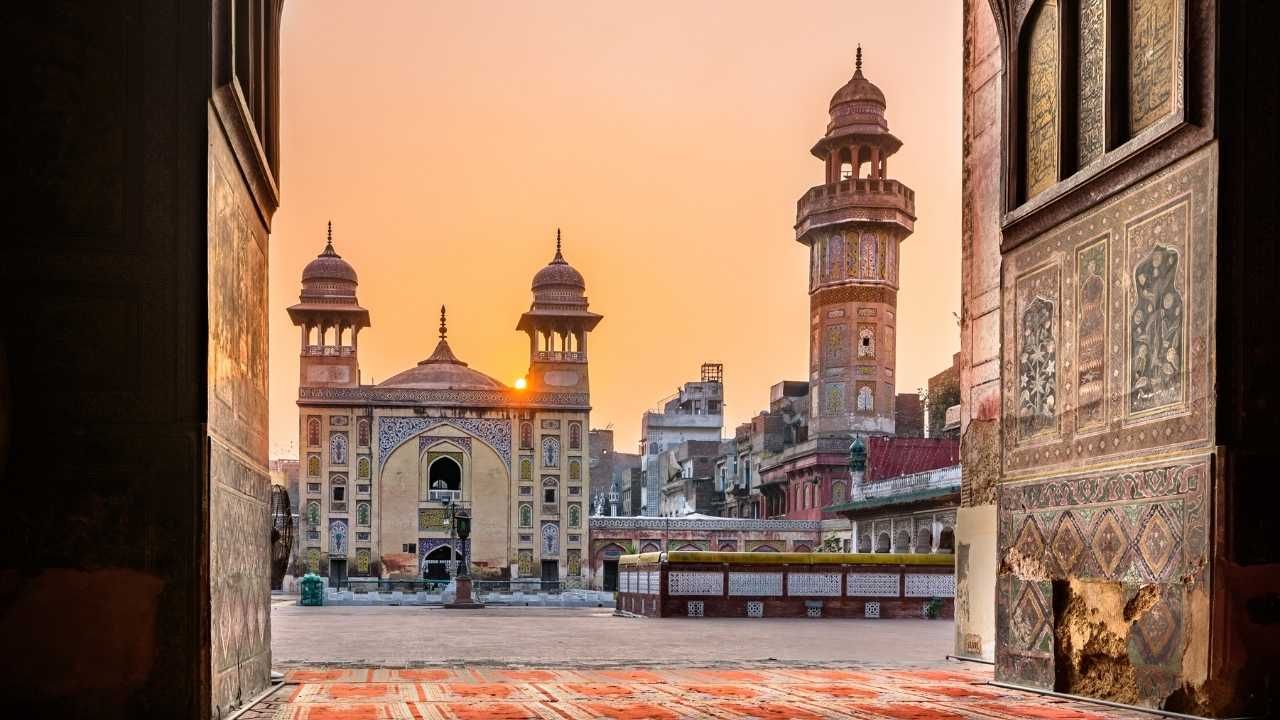 Mosque, Pakistan, Historical