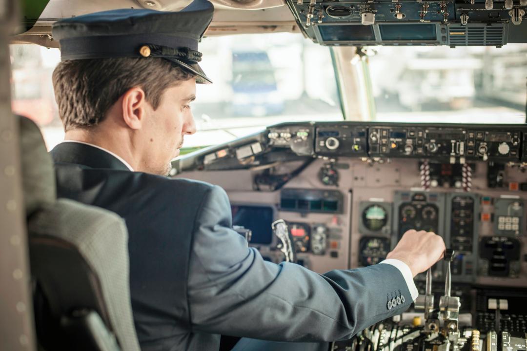 instrument approach ILS RNAV procedures cockpit navigation