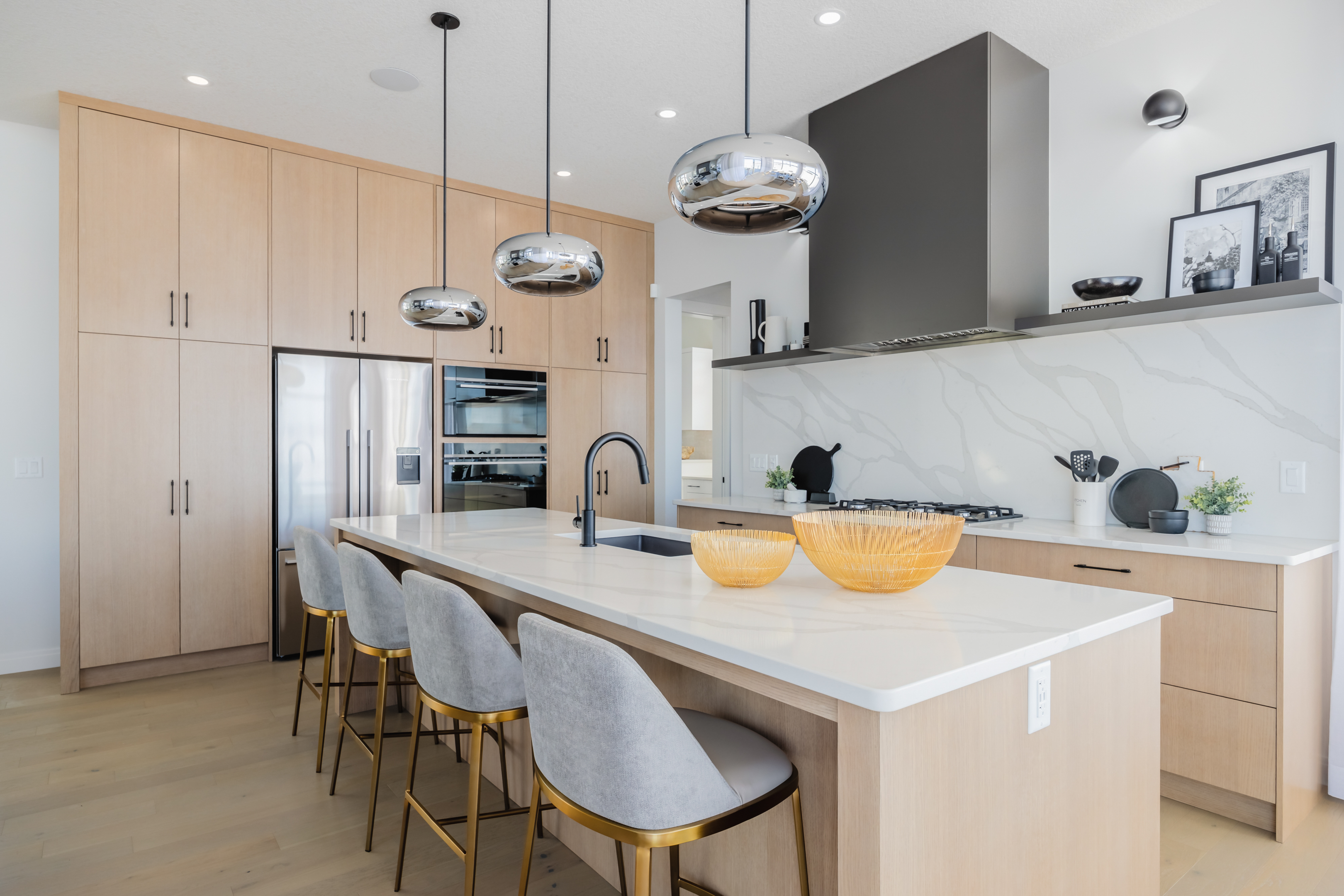 light beige contemporary kitchen cabinets