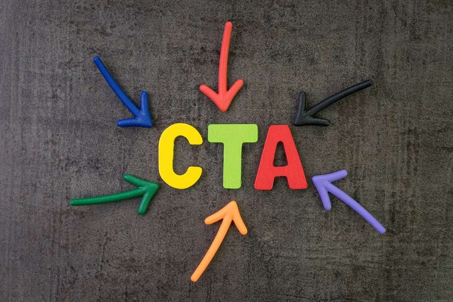 Färgglada pilar som pekar på bokstäverna CTA