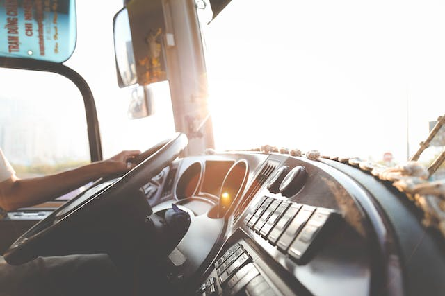 Enhance your fleet's security with a dash cam that provides round-the-clock recording and the support you need to stay vigilant on the road.