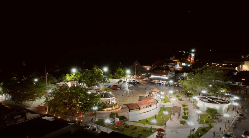 Puerto Morelos at Night (Credit: Mycasa.mx)