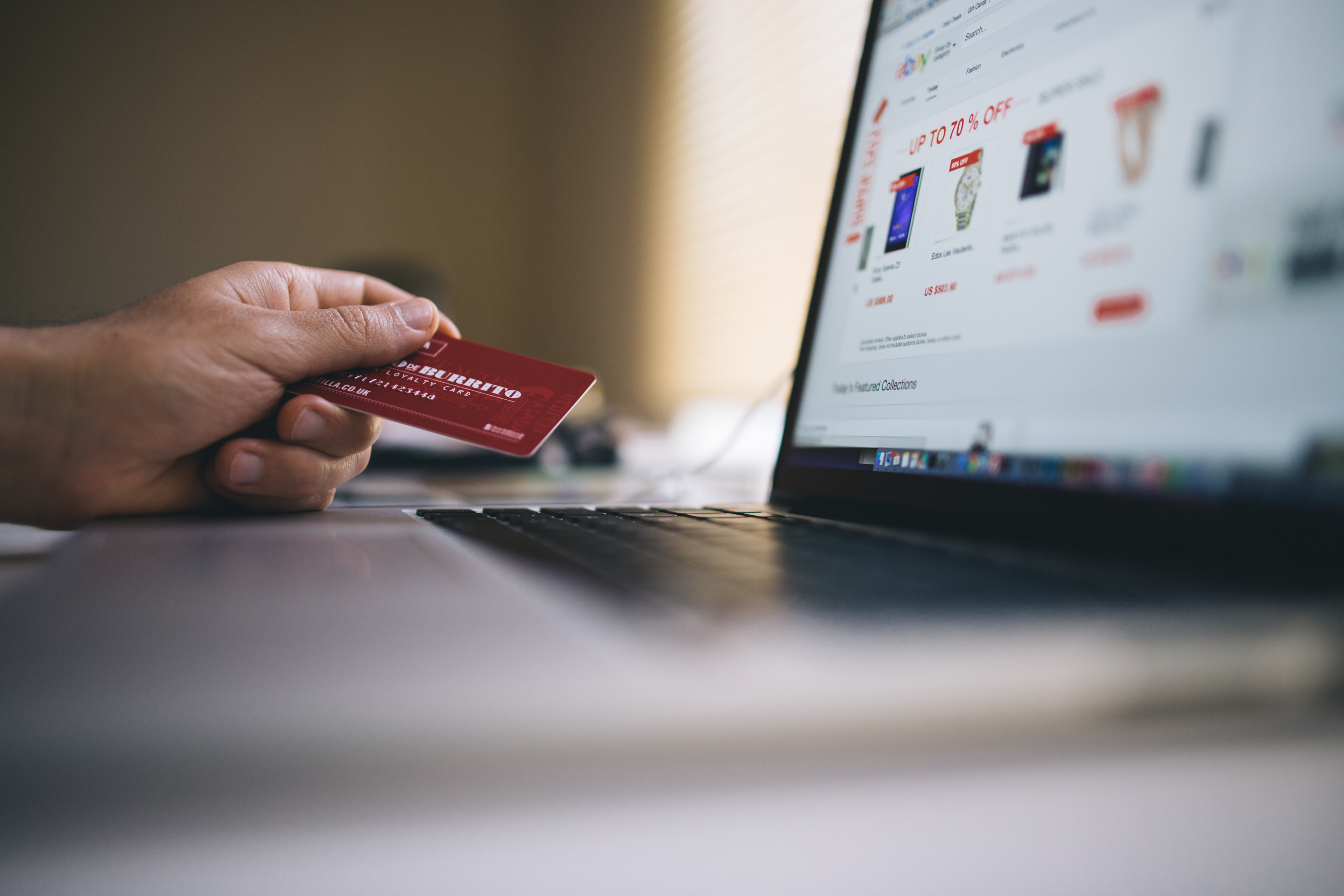 online shopping and paying with credit card