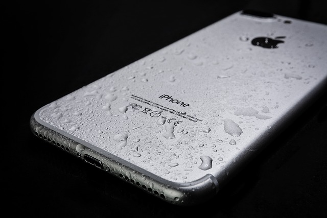 wet smartphone, iphone, plus