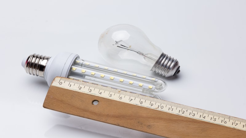 LED and incandescent E27 bulbs