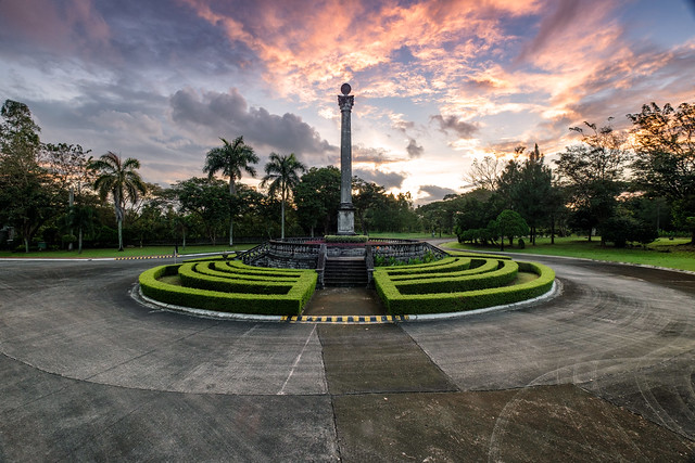 The Obelisk at the entrance of Promenade Santa Rosa is a monument that was built to give honor to the love of art and heroism by the British