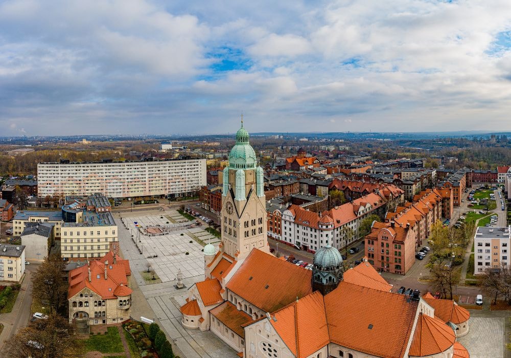 Ruda Śląska tani wynajem aut / fot. Canva.com