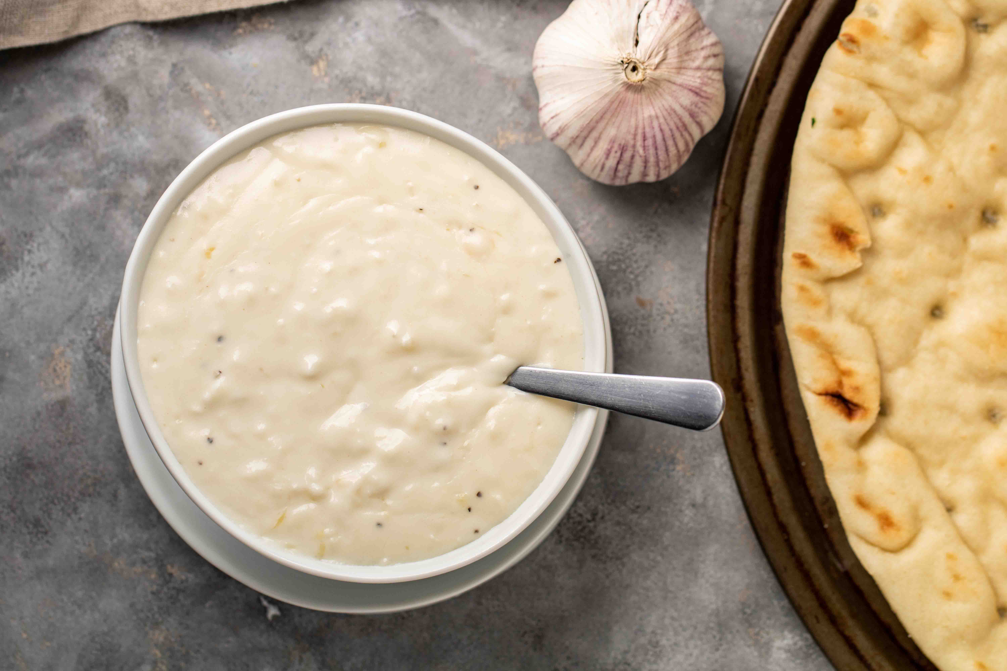 Domino-style garlic sauce