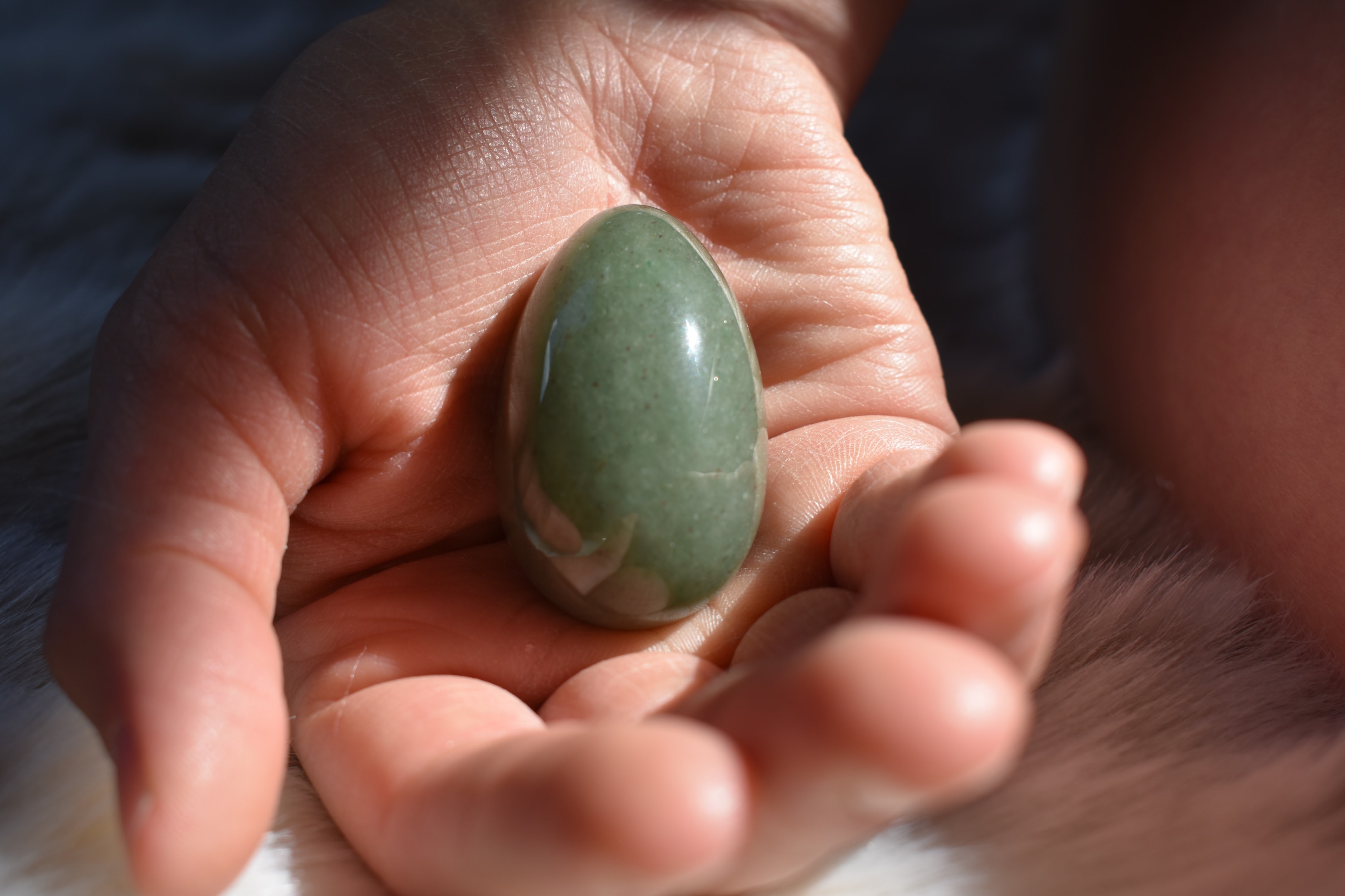 Jade eggs for an intimate and loving relationship with the yoni