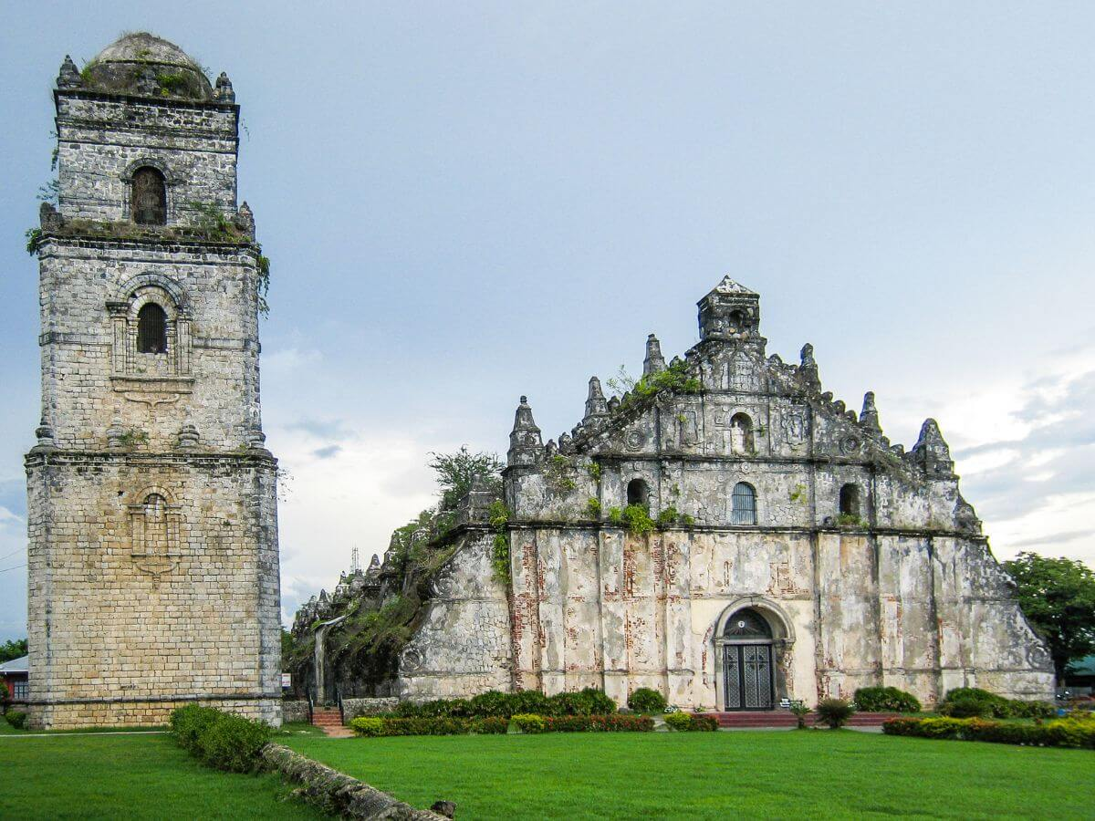 stations of the cross visit can be done on holy thursday as part of holy week traditions