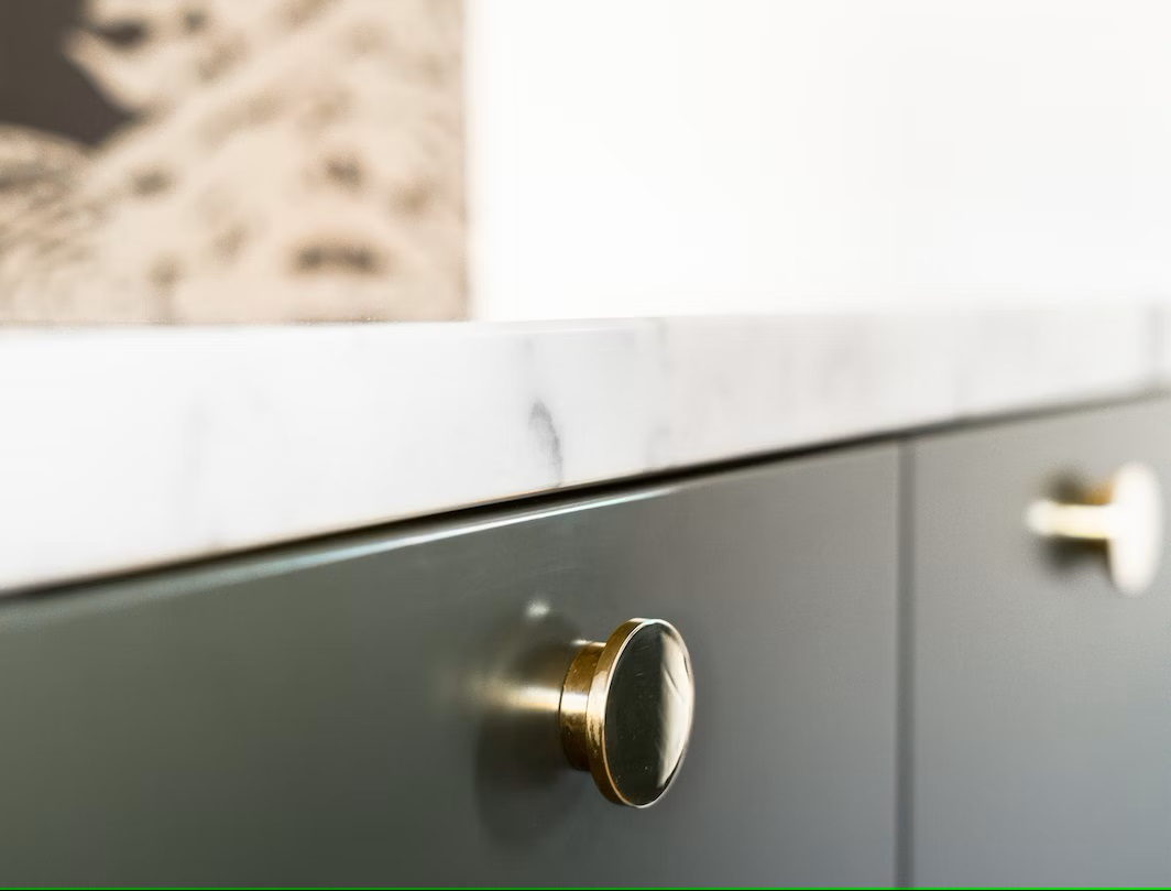 Cupboard door knob - brass door handle - clean brass door handles