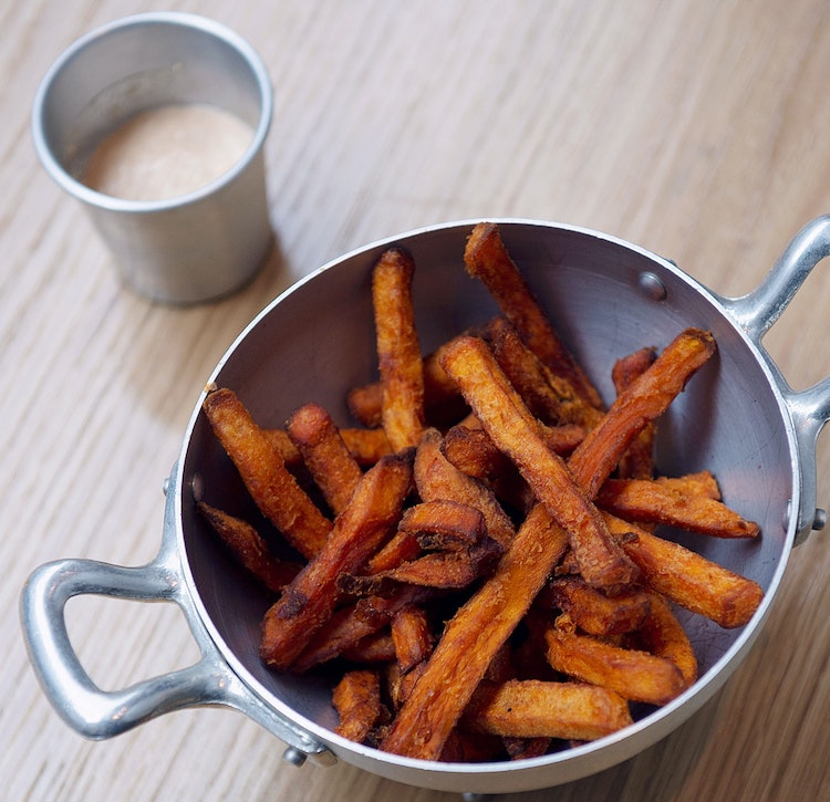 sweet potato fries, salt, dipping sauce 5 stars