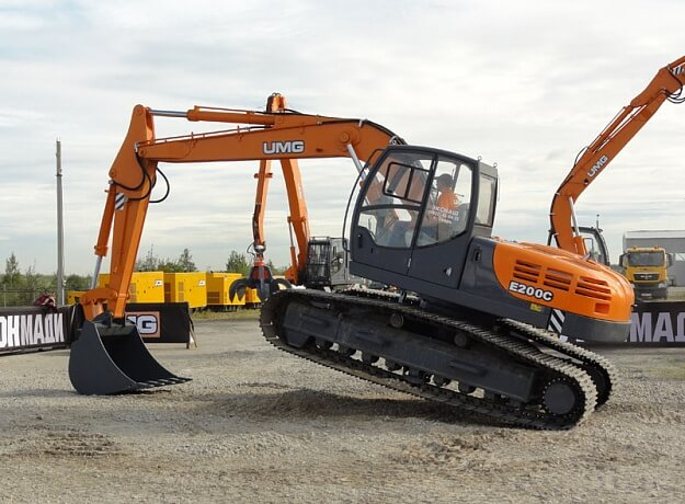 crawler digger or  crawler excavator mini excavator