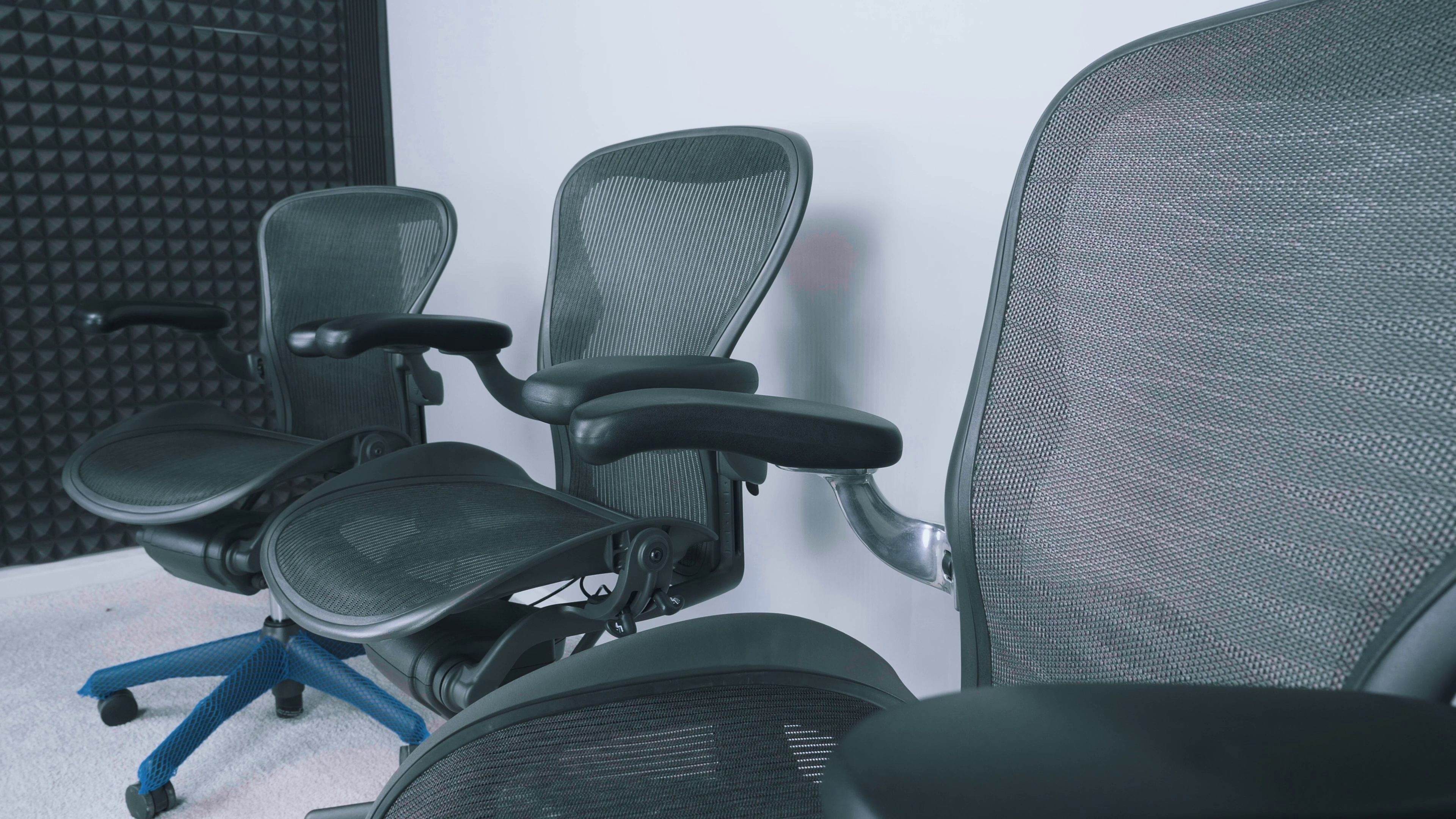 Herman Miller Aeron – porównanie rozmiarów A, B i C. Jak dobrać idealny rozmiar? 2 Herman Miller Aeron A/B/C. Źródło: Brastech