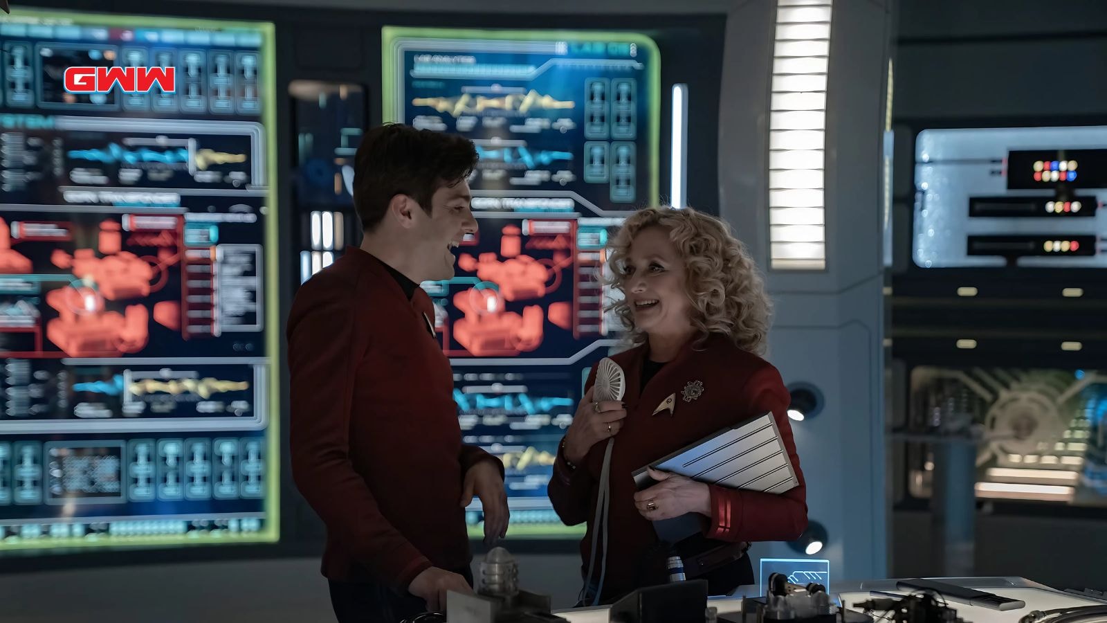 Martin Quinn as Scotty and Carol Kane as Pelia in Star Trek: Strange New Worlds Season 3