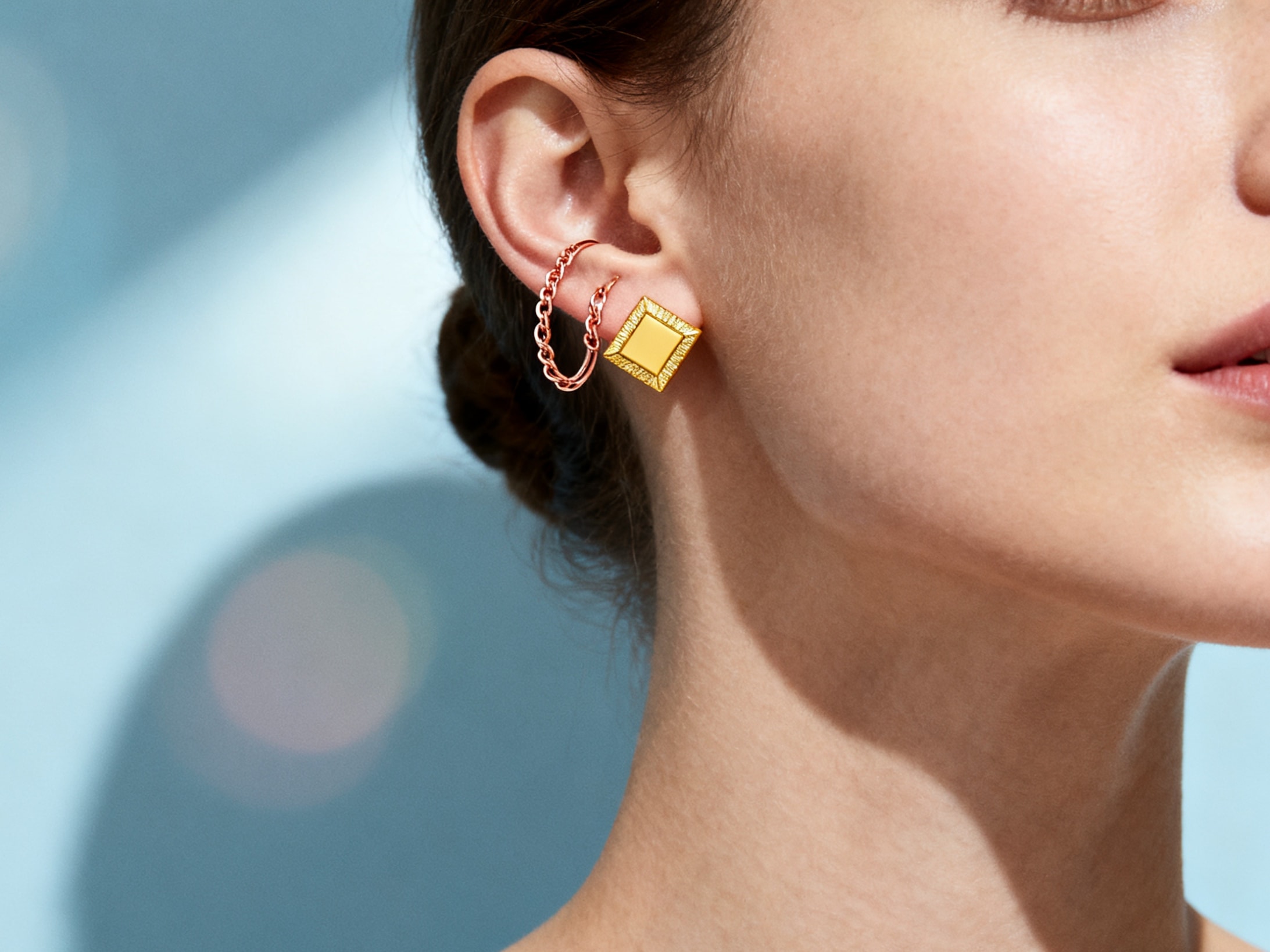 Women's 14k gold earrings, classic and timeless.