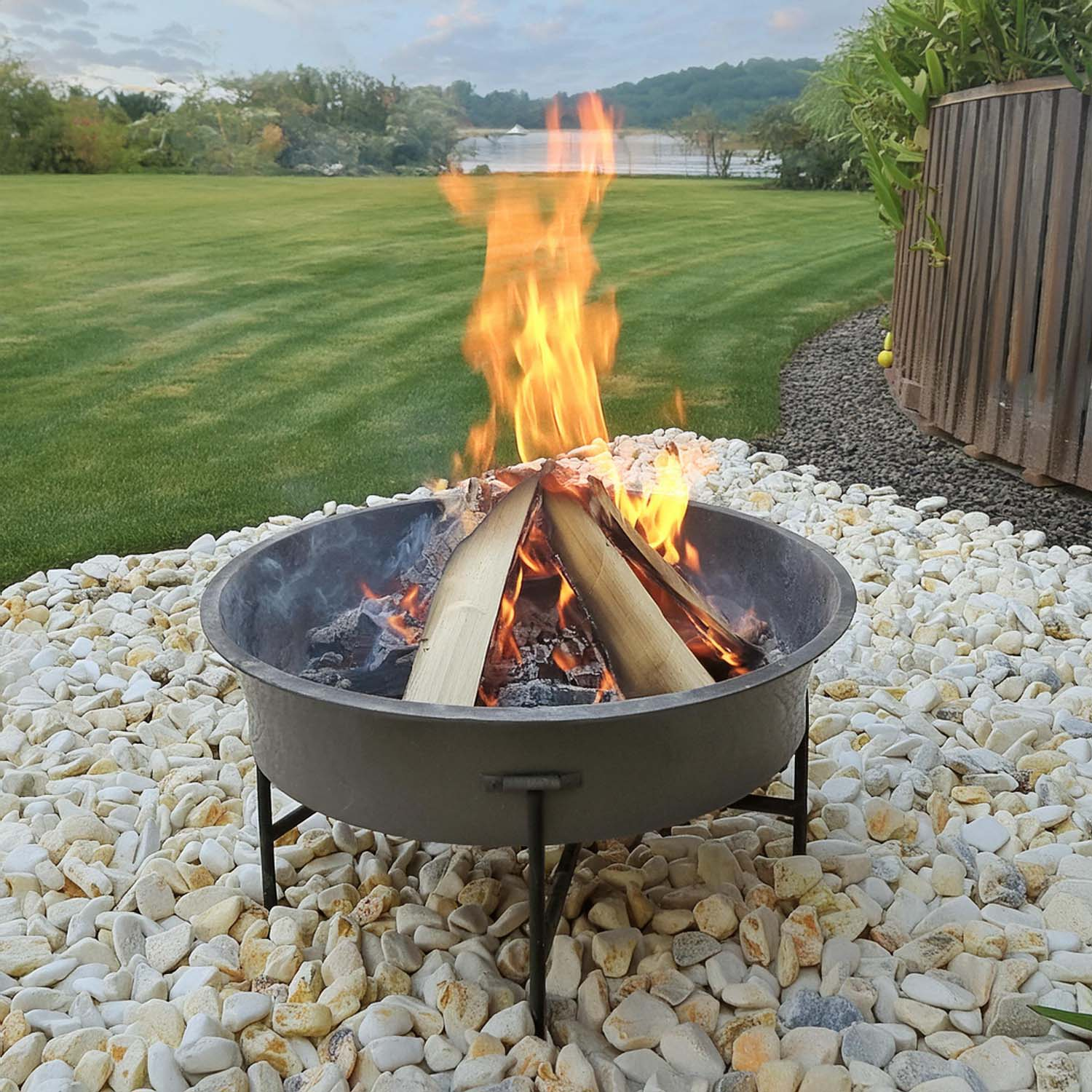 A picture of a Fire Pit in a Backyard