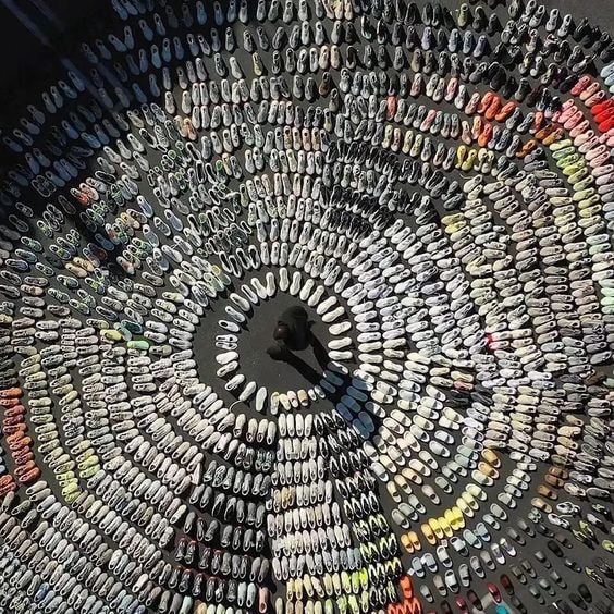 Circular Display of All Yeezy models with Kanye West in the middle