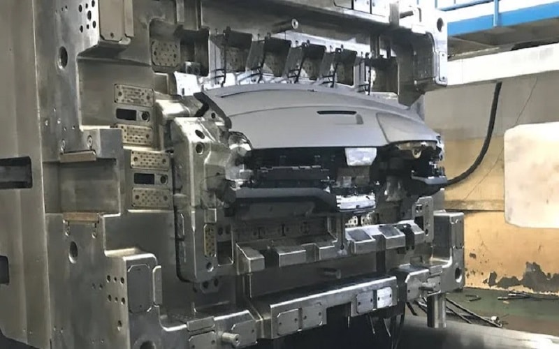 large automotive plastic parts injection molding