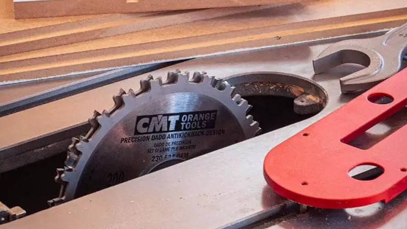 Learn about the threading direction of table saw blades and how to properly install or remove them