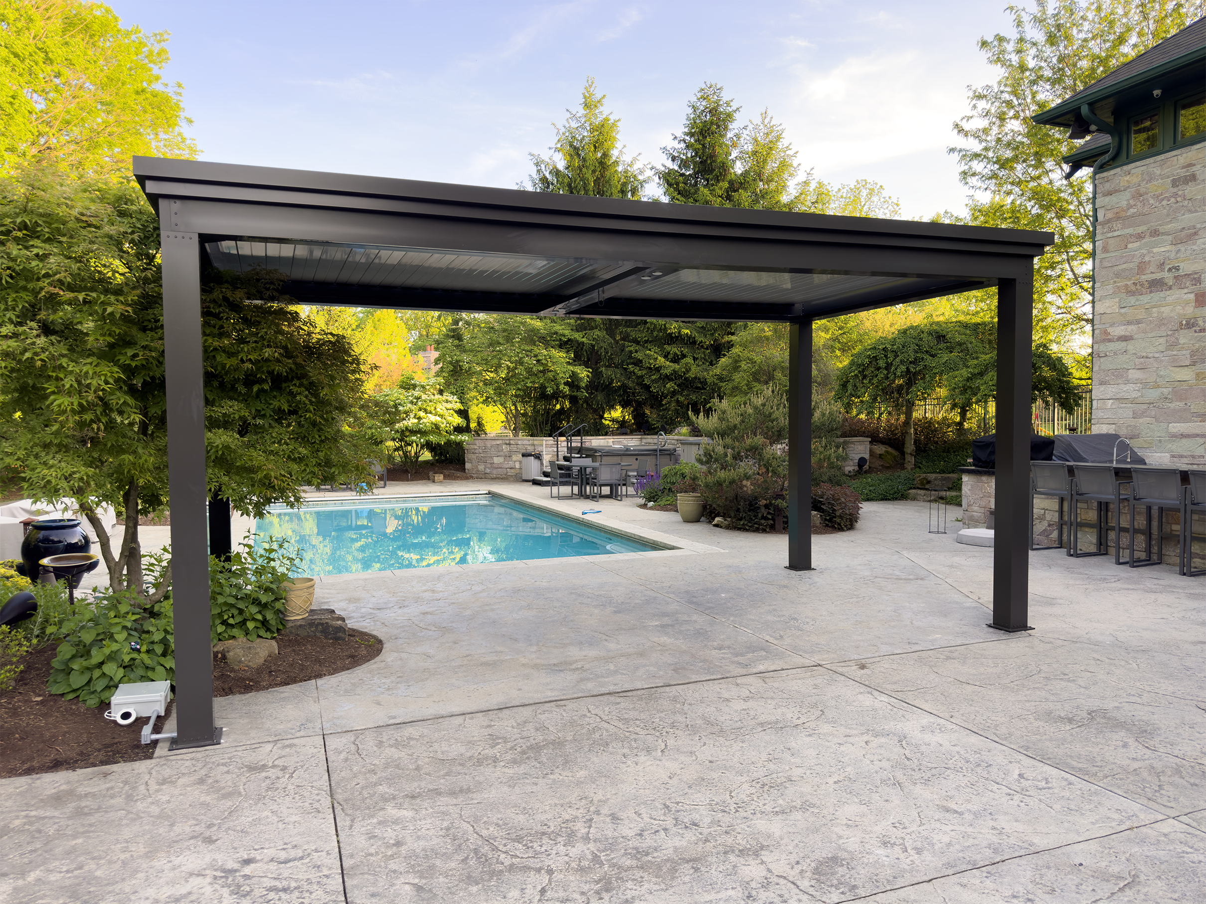 Free Standing Pergola Kit Providing Shade From Sun 