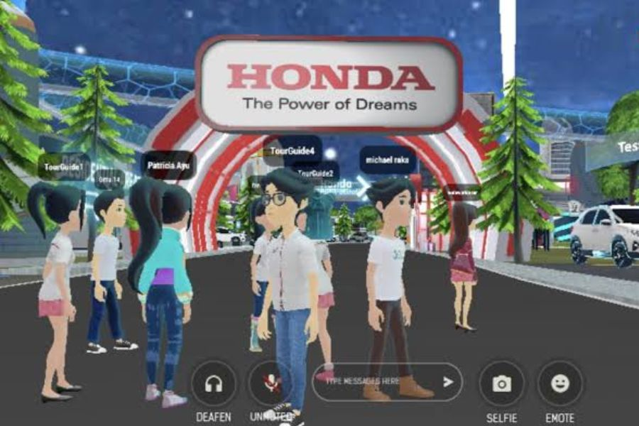 Outdoor showroom Honda MetaWorld