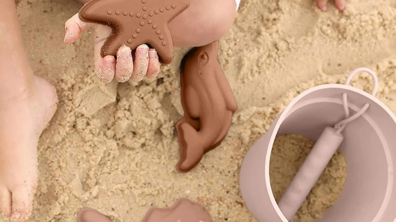 Kids beach sand toy