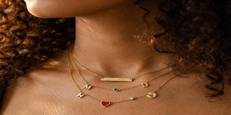 At Missjeweler, we offer elegant and trendy designs for these necklaces. 