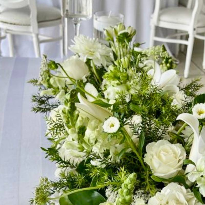 roses, centerpieces, perfect addition, photo, blooms, greenery, romantic display, lovely inspiration
