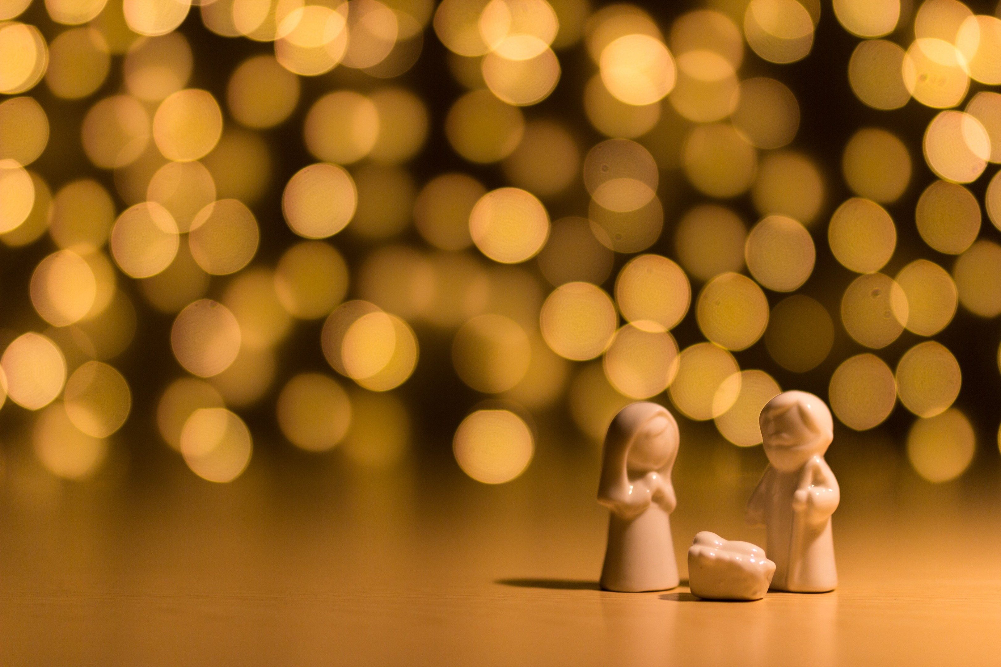 use a nativity scene when Christmas decorating in your home 