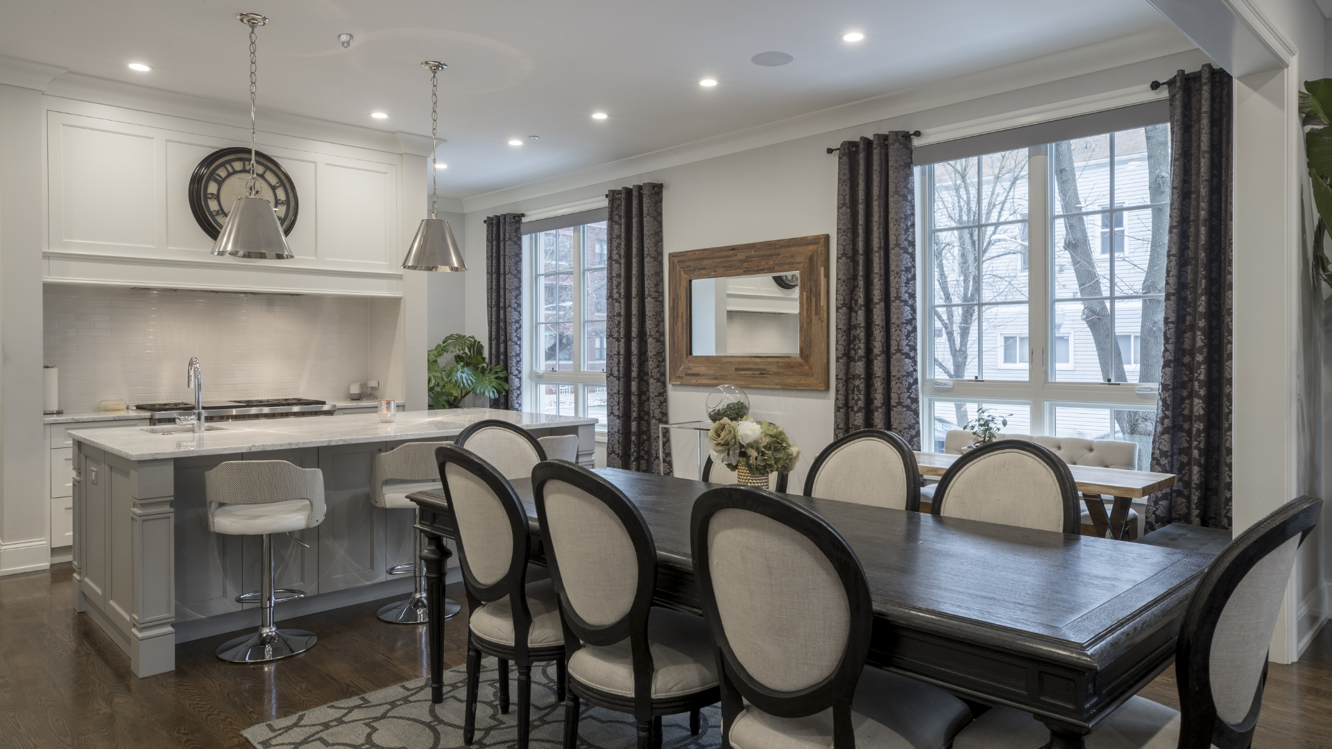 Water mist system in the dining room