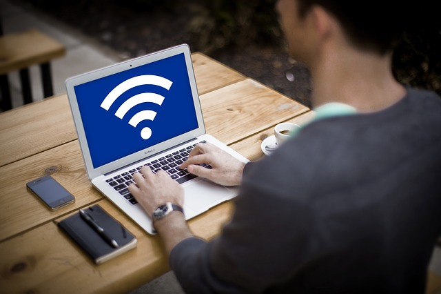 speed test, computer, wifi, connessione