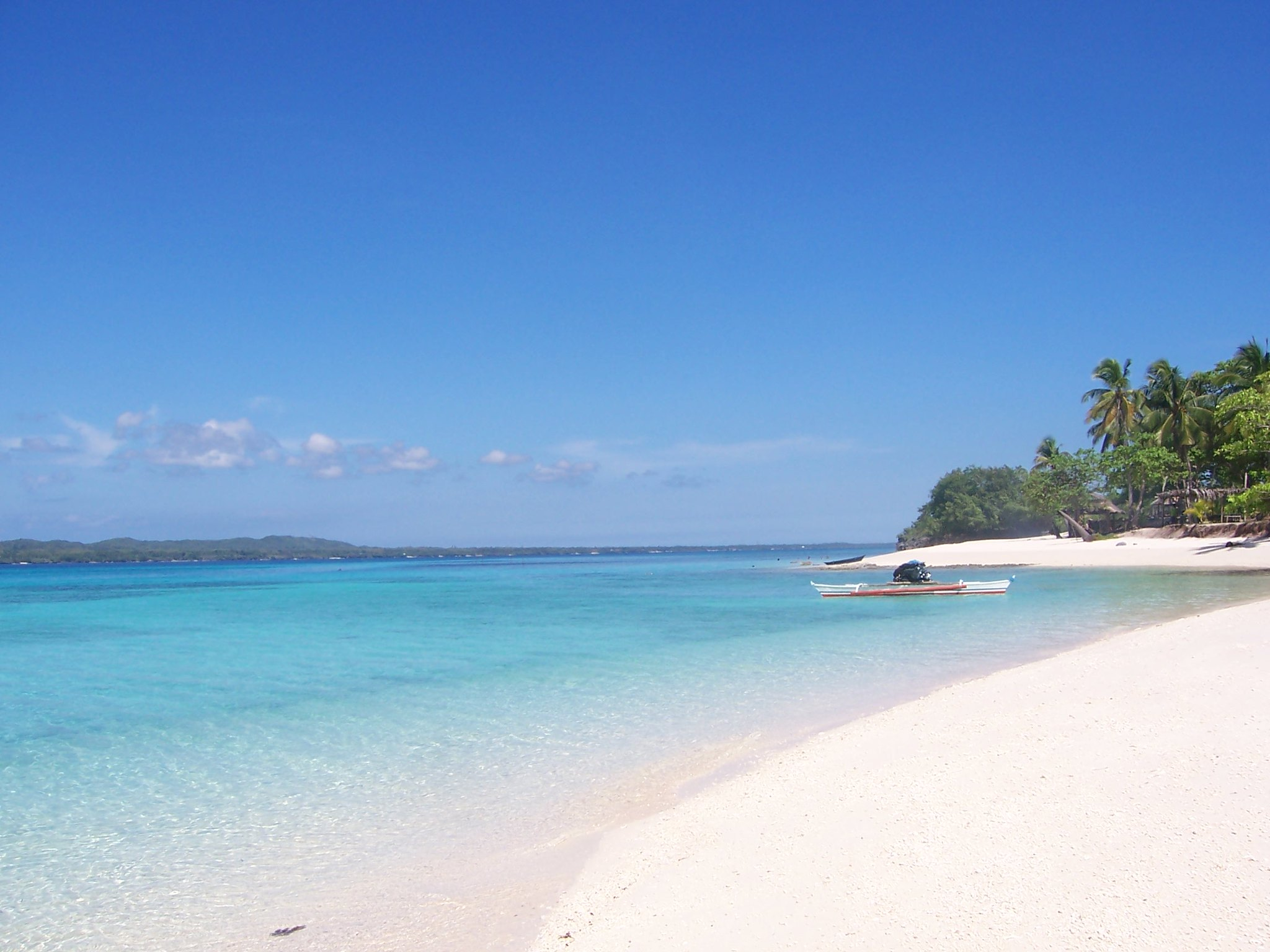  Is there anything better than strolling along the beach while trampling on the hot white sand? l https://flic.kr/p/aTpnG