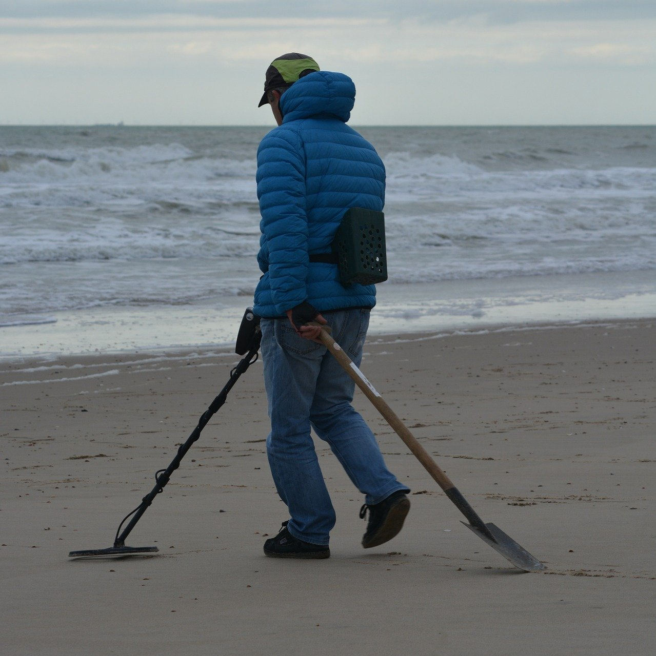  what to wear metal detecting