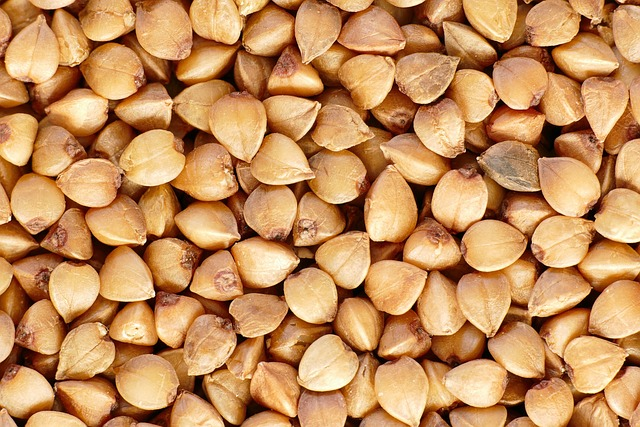 Buckwheat vs Rice, fagopyrum esculentum, buckwheat groats