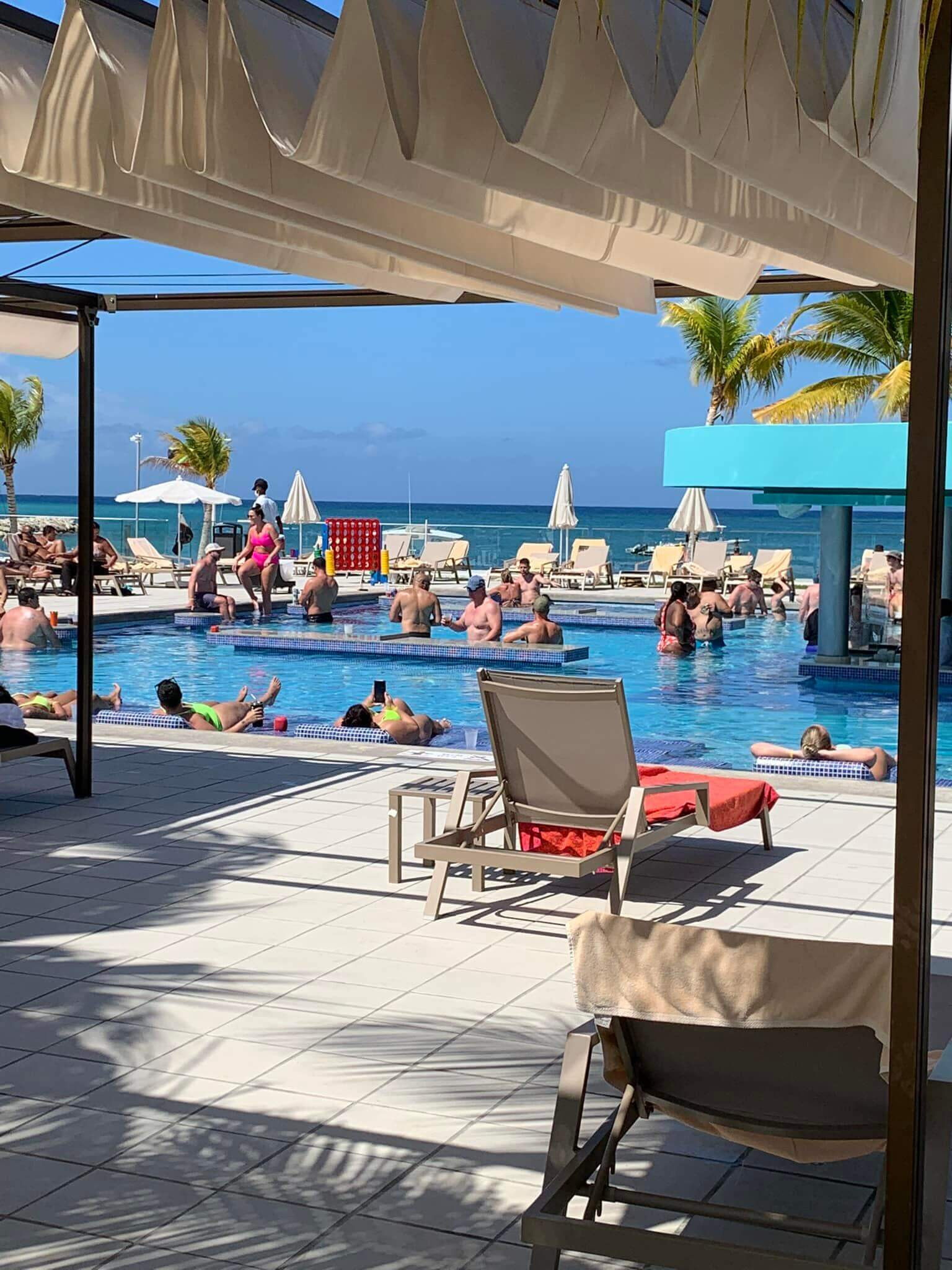 RIU Montego Bay Swim up pool bar