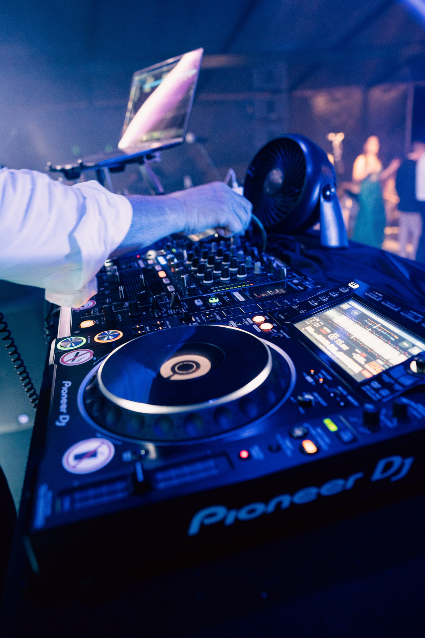 pioneer dj, dj turntables, usb connection