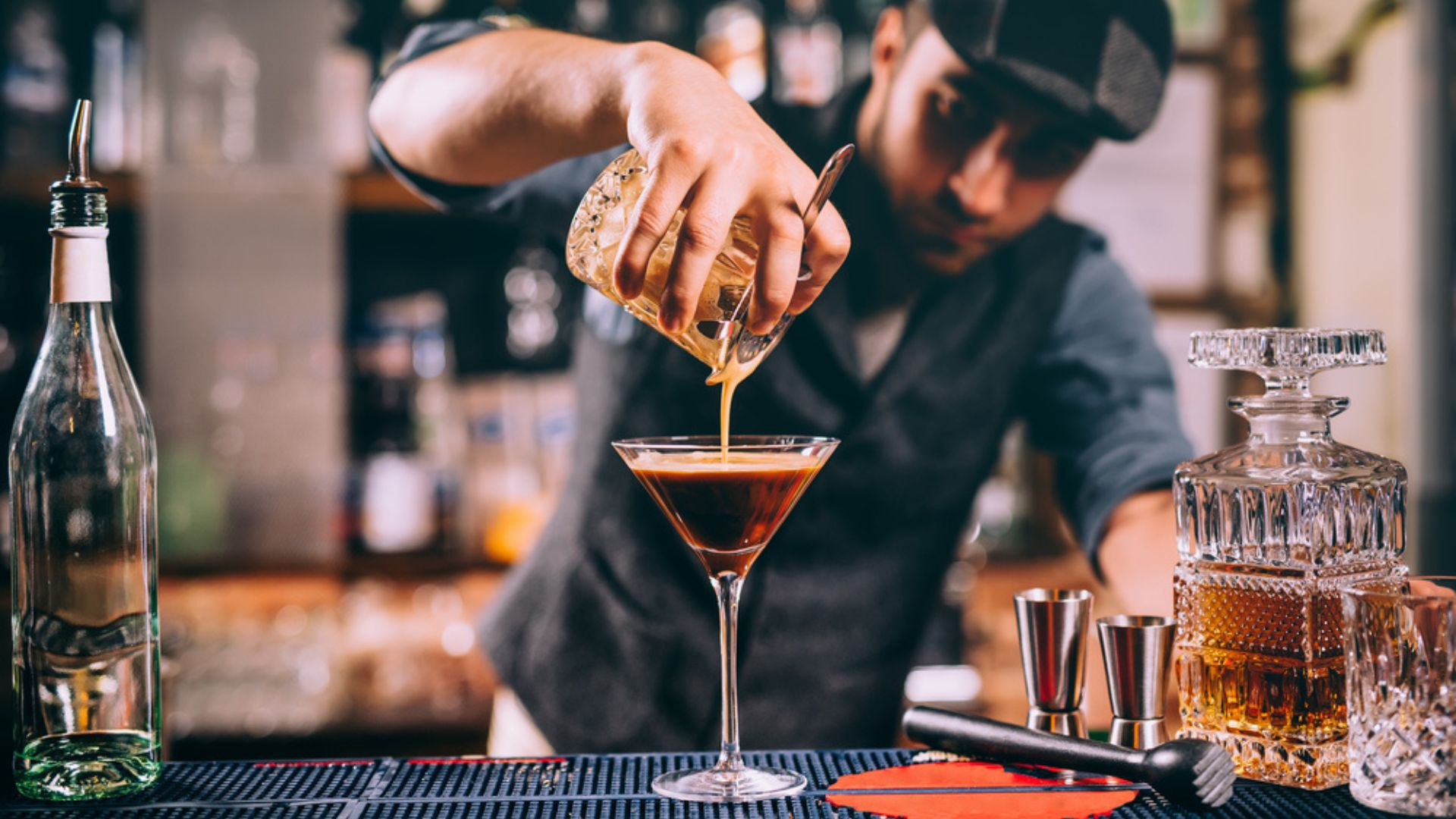 What Elements Affect The Cost Of A Mobile Bar Hire? -