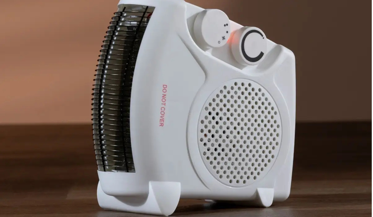 Small Fan heater showing controls