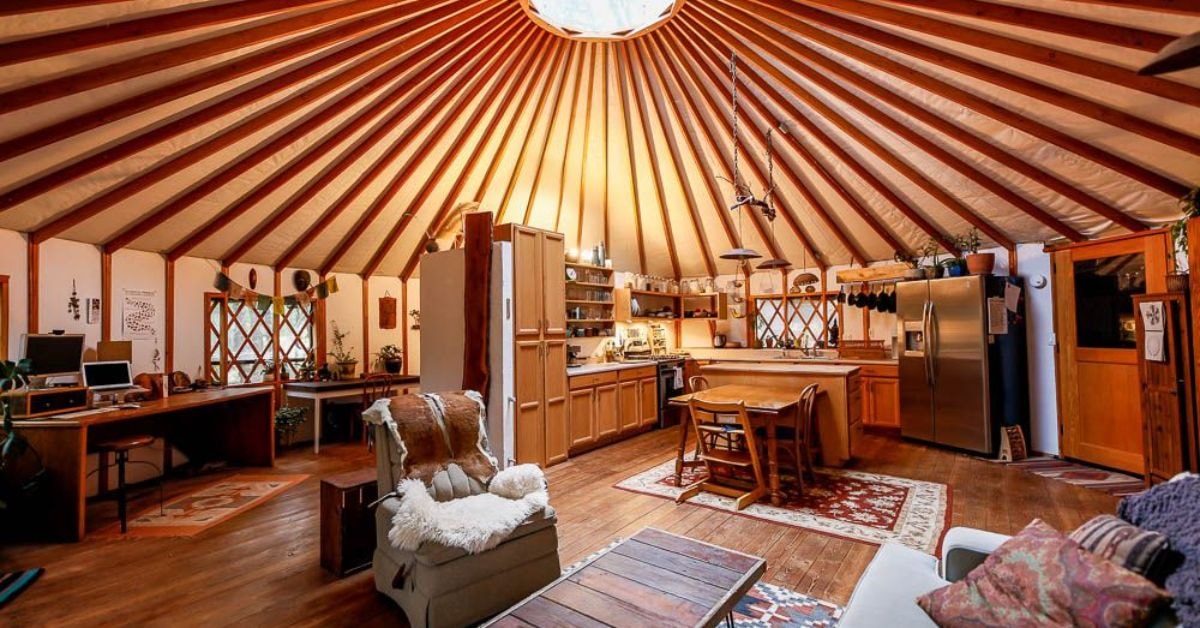 Yurt Interior Design: A Cozy Fusion of Simplicity and Style 31 30780621 e26d 468a 8b16 e8b62a7cfb57
