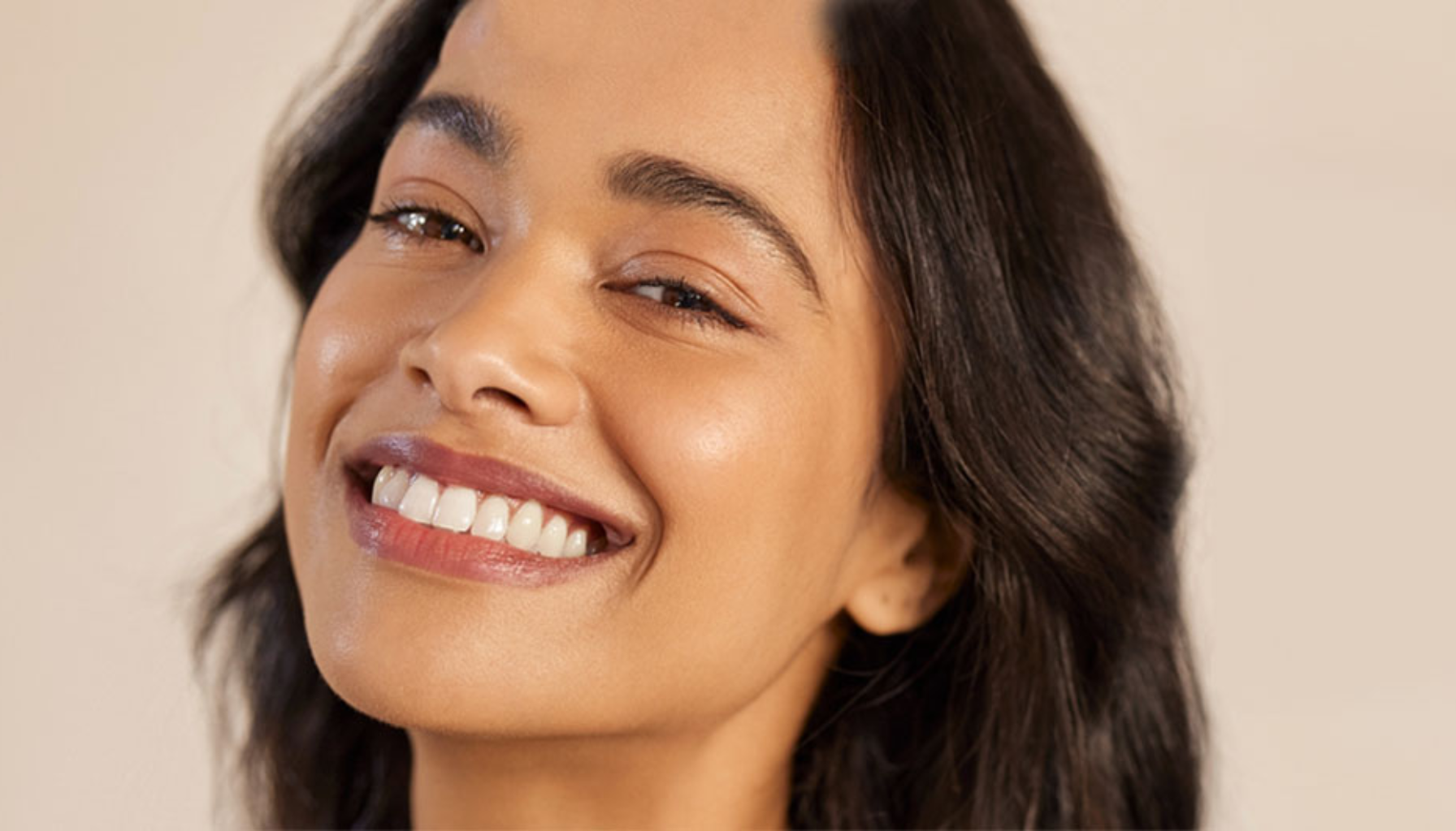 Spise Etter Tannlege: Hva Du Bør (og Ikke Bør) Gjøre Etter Behandling 15 Kvinne med mørkt hår som smiler bredt og viser sunne, hvite tenner. spise etter tannlege hos tannlegen dårlig ånde første døgnet bør du kontakte unngå å tygge første dagene bedøvelsen går fysisk aktivitet kontakte tannlegen skyll munnen tannlegen ta kontakt første bør tennene unngå spise munnen tanntrekking får såret spørsmål tenner hos tannen mer viktig hull mat behandling tann lenge smerter bruk krone ofte gjør tannlege drikke tid normalt vente bedøvelse timene fått flere litt råd mye god minst inngrepet går alkohol smertestillende vare 2 3 hevelse bedøvelsen tilfeller holde mulig vanlig andre minutter smerte timer gjøre trenger dag dersom tygge behandlingen tannstein gang blødning derfor svar sterke