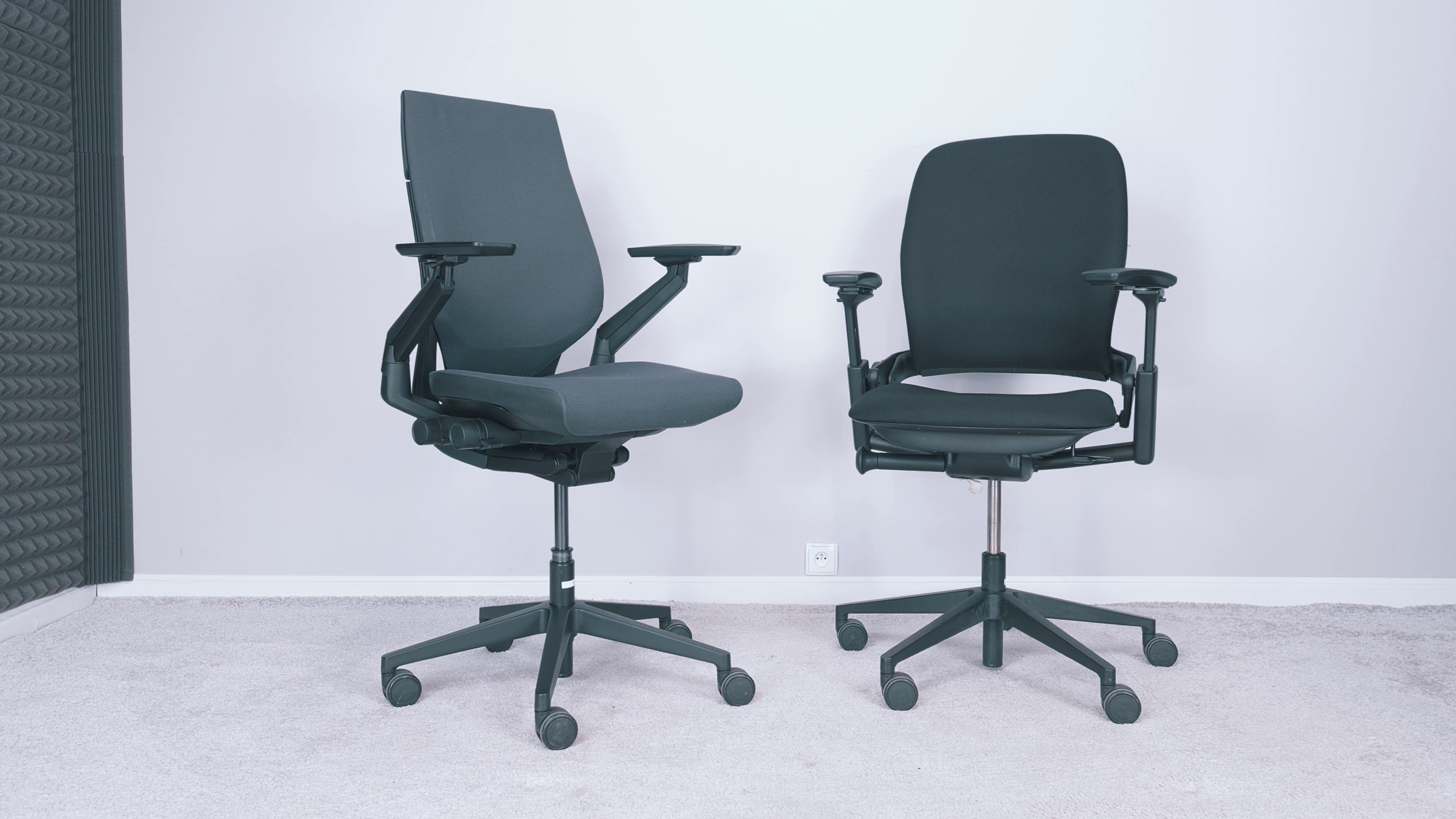 Steelcase Leap V2 vs Steelcase Gesture – który fotel ergonomiczny wybrać? 1 Steelcase Gesture VS Steelcase Leap V2. Źródło: Brastech