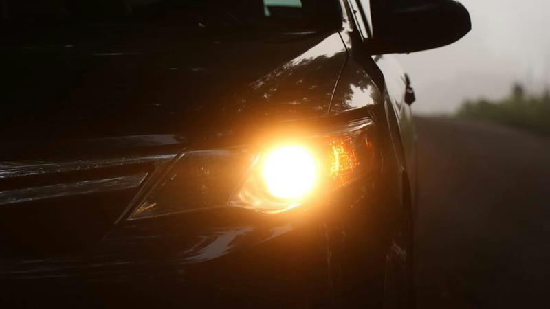 Car with yellow headlight 