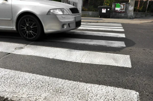 Duty to yield to pedestrians in crosswalks