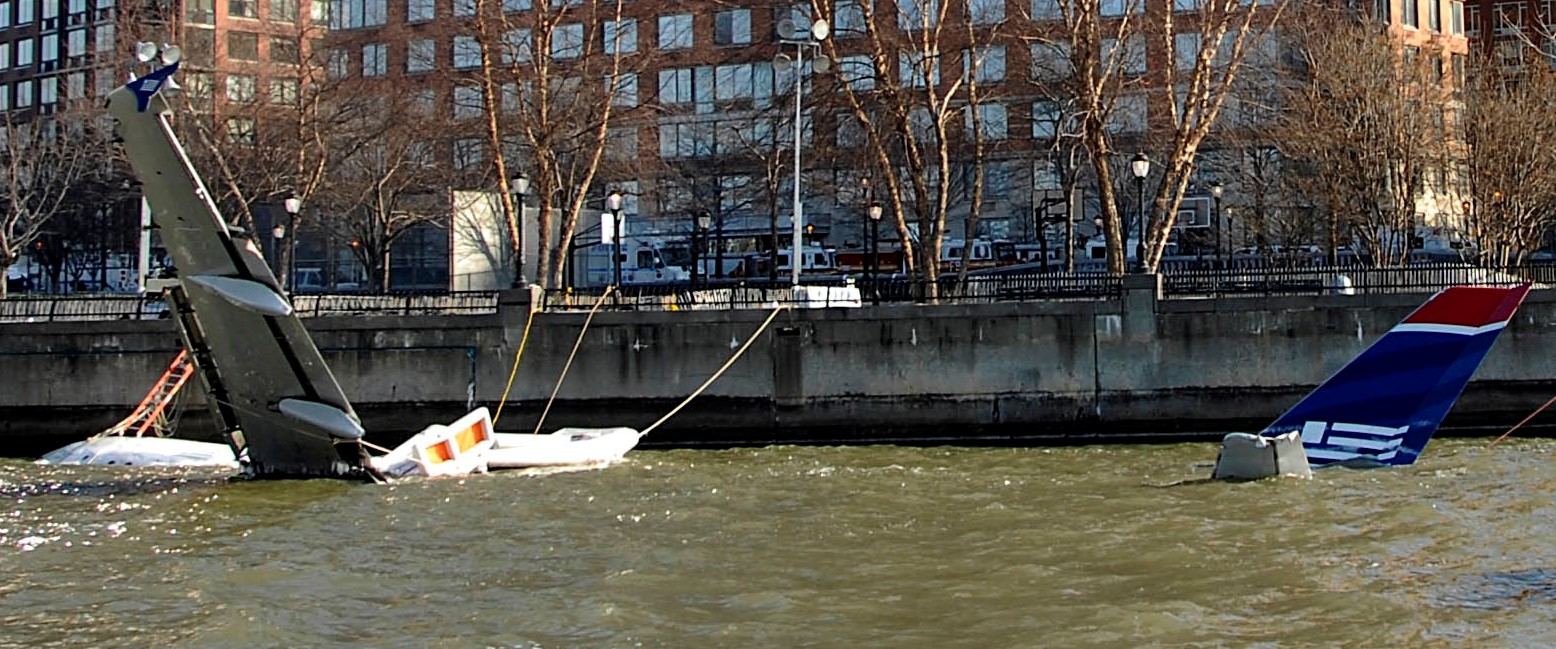 The partially submerged aircraft the day it crashed into the Hudson river, a scene from aviation movies.