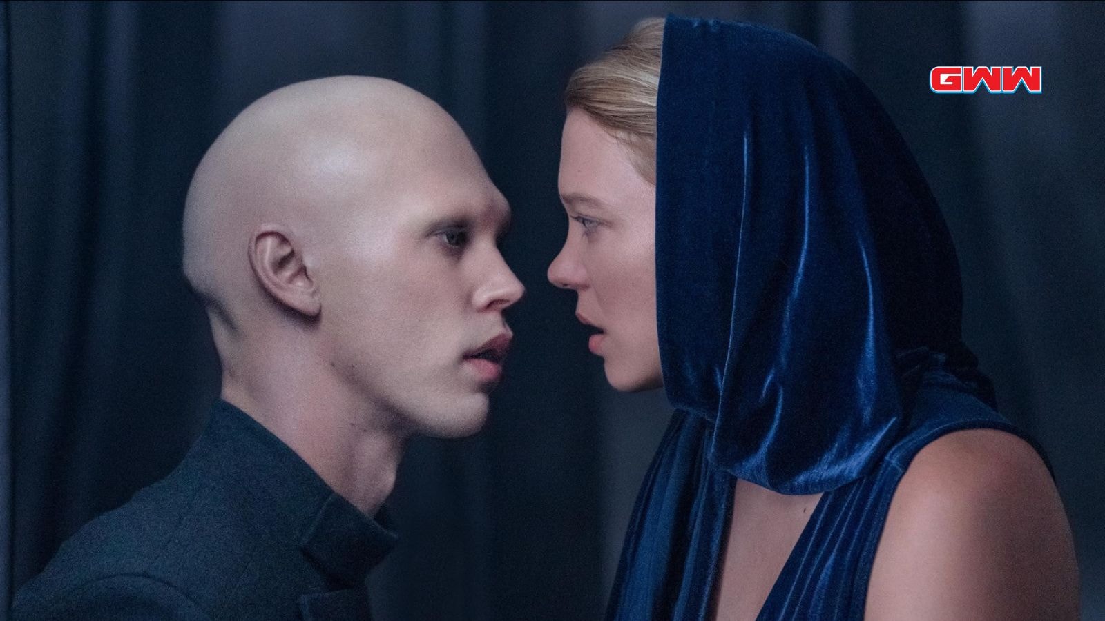 Austin Butler as Feyd-Rautha Harkonnen and L&eacute;a Seydoux as Lady Margot Fenring looking each other passionately in Dune: Part Two