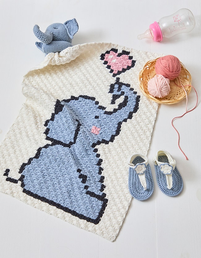 L'ensemble éléphant, avec sa couverture, pour couvrir bébé d'amour