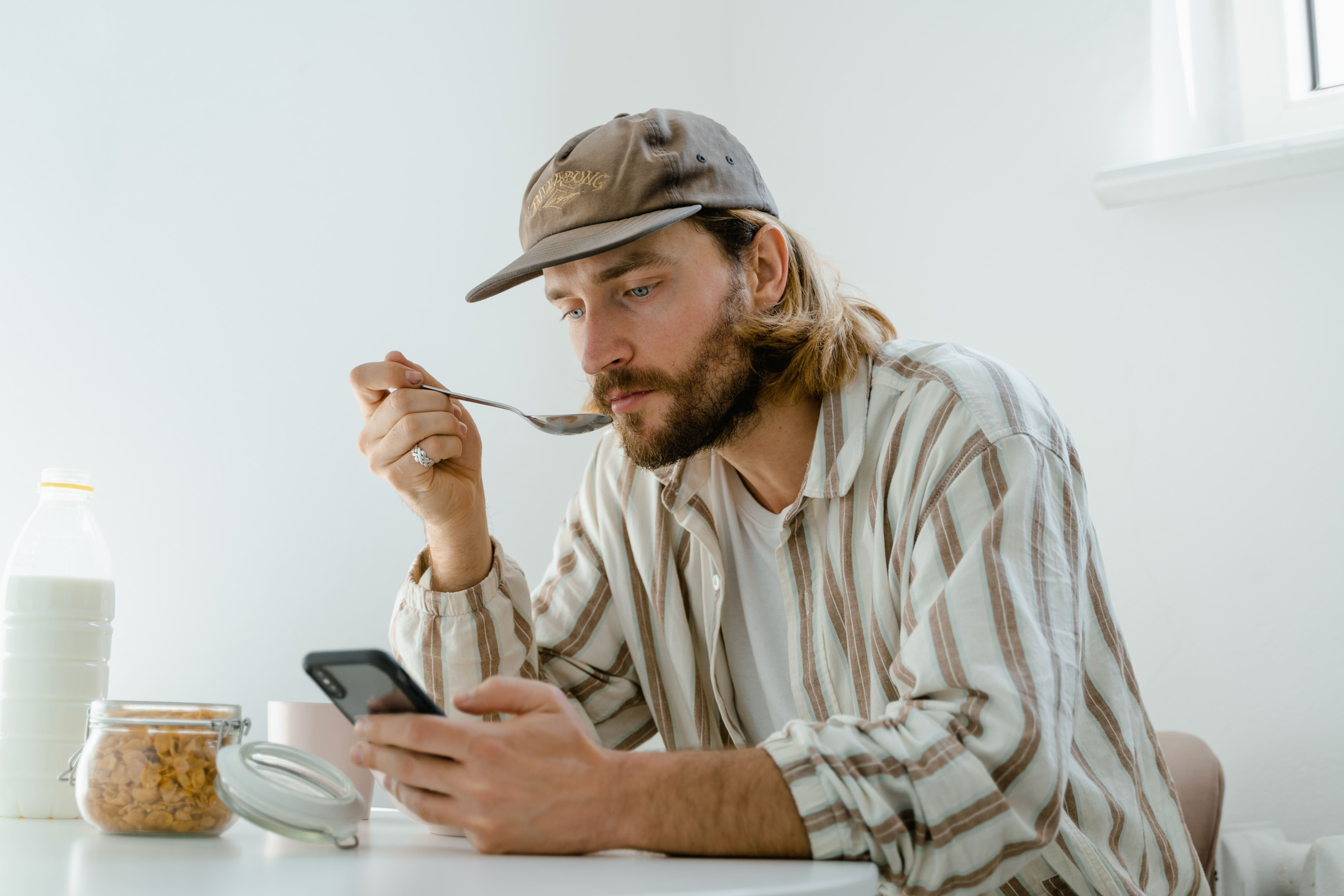 man eating, healthy diet, testosterone